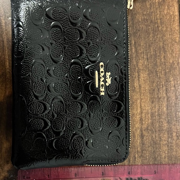 Coach Signature Debossed Patent Leather Corner Zip Wristlet Wallet Purse - Picture 4 of 4